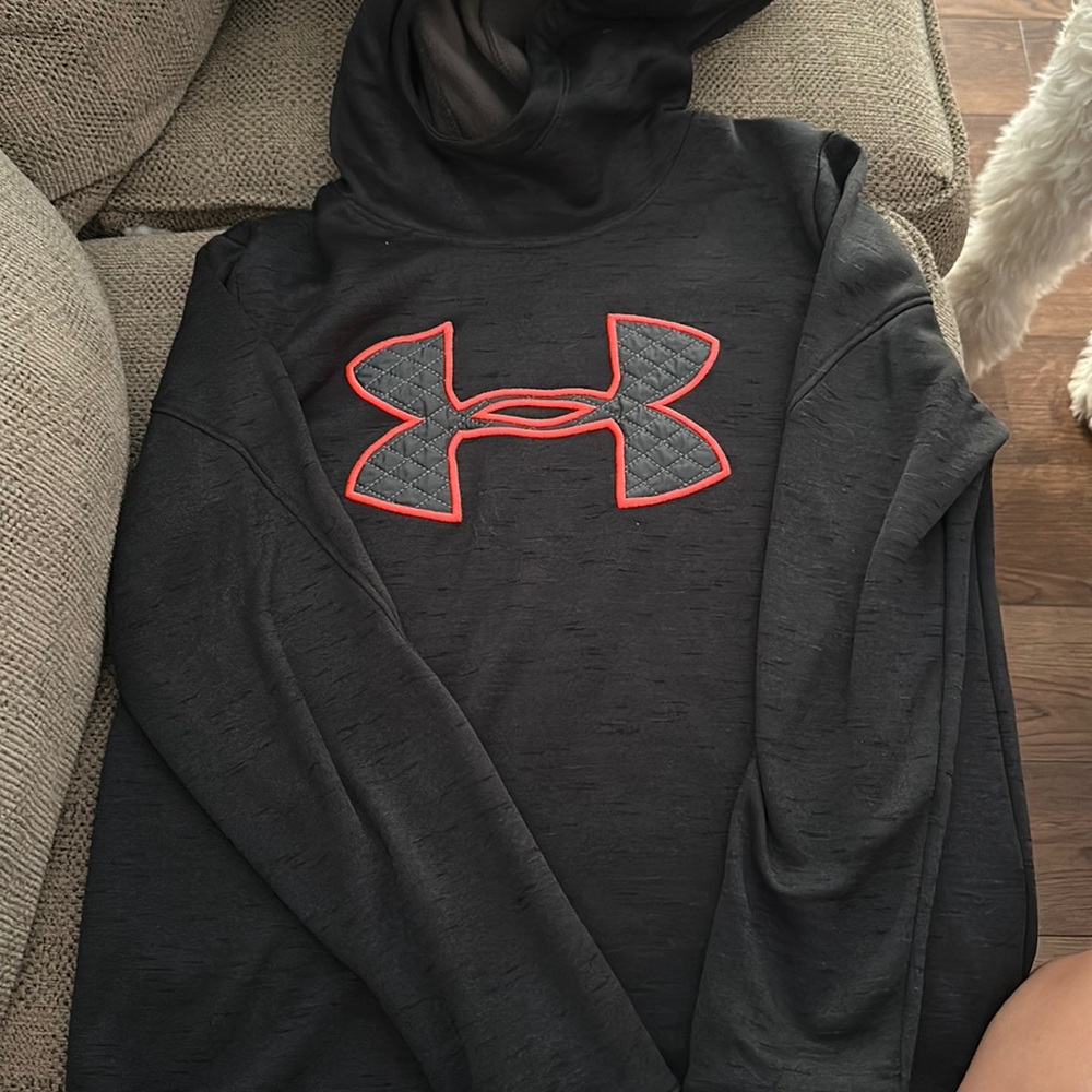 Under armor women’s sweatshirt